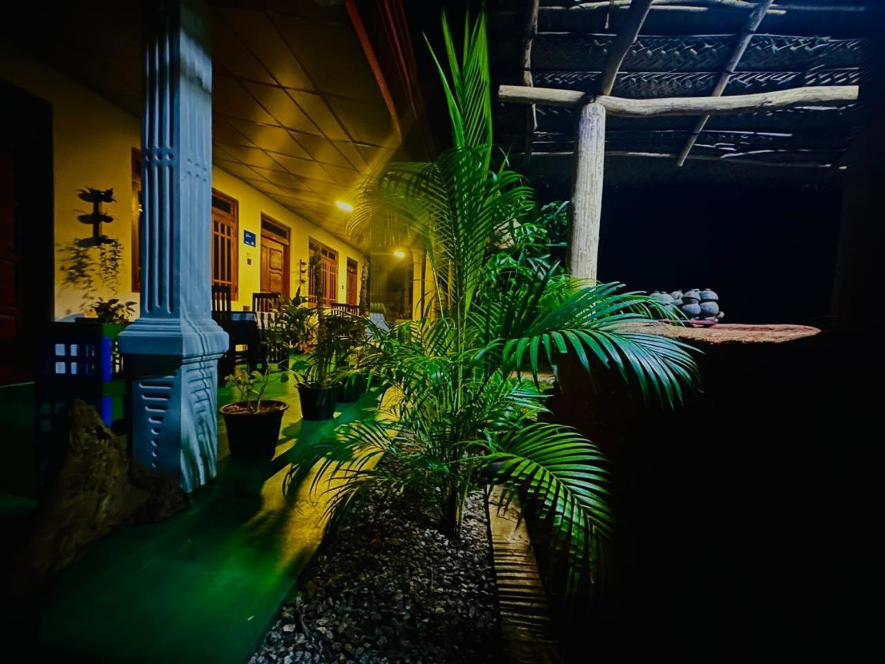 Dambulla Kings Inn Экстерьер фото